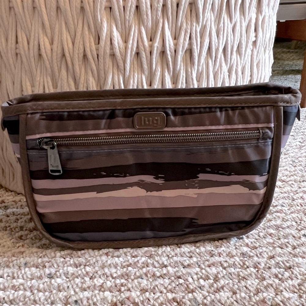 NWOT Lug Painted Pearl Parasail Cosmetics Bag
